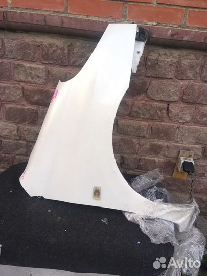 Крыло переднее правое Toyota Funcargo NCP20