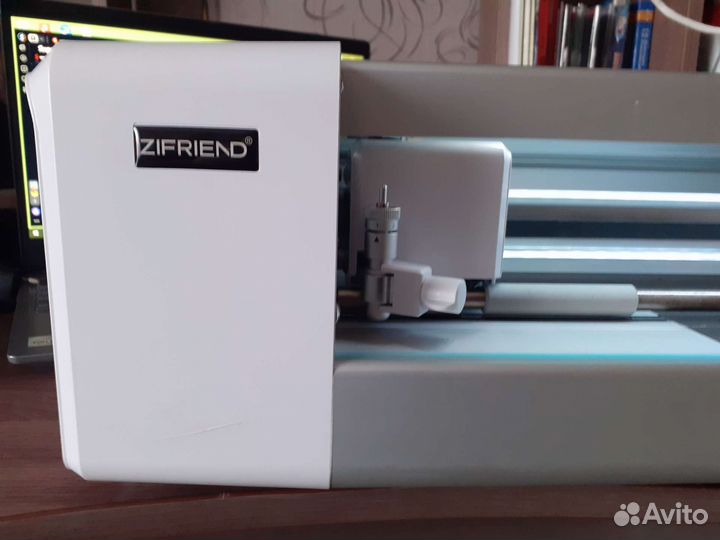 Режущий плоттер бу