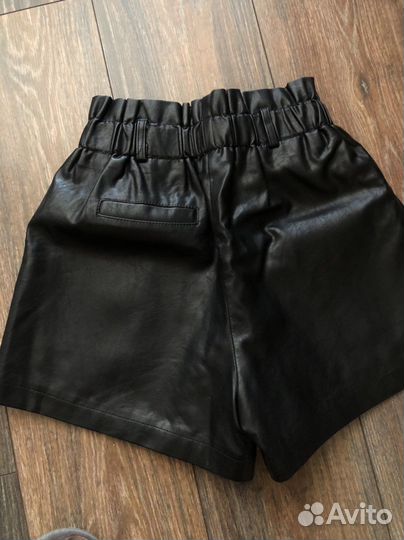 Кожаные шорты