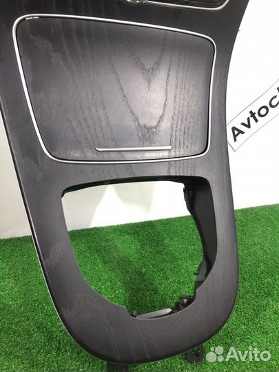 Консоль центральная Mercedes-Benz E-Class C238