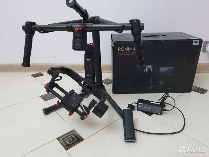 Трехосевой стабилизатор DJI Ronin M
