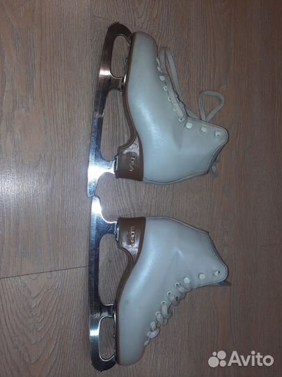 Фигурные коньки edea 245