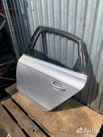 Левая задняя дверь Audi A4 B7 2004-2008 универсал