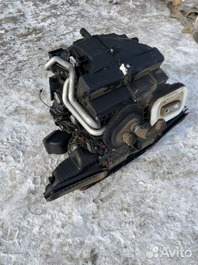 Корпус,моторчик,радиаторы печки Renault Megan 3