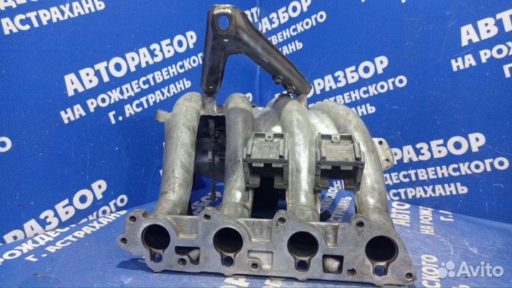 Коллектор впускной Mercedes-Benz W202 седан