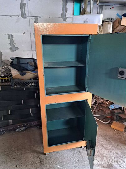 Сейф, шкаф металлический