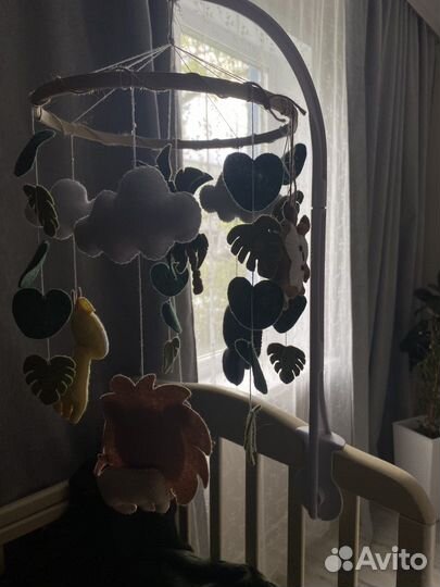Детский мобиль в кроватку