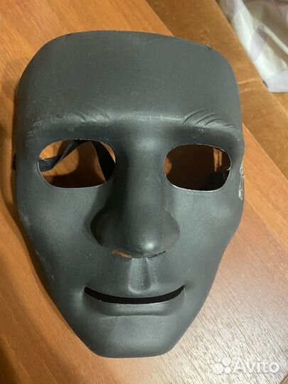 Маска черная карнавальная