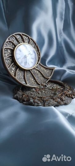 Часы настольные из эпоксидной смолы