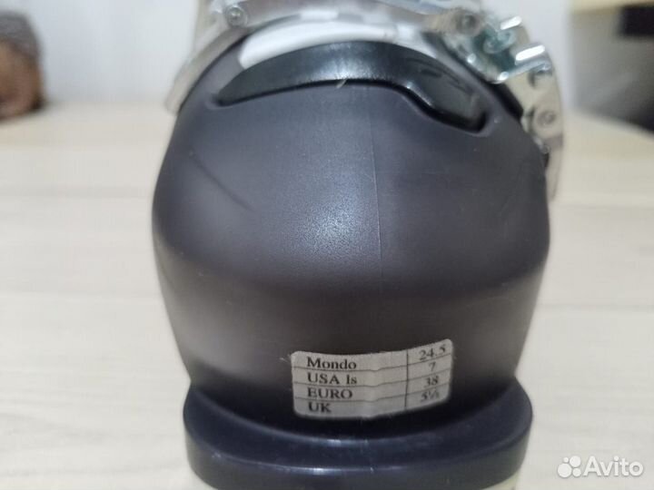 Женские горнолыжные ботинки dalbello