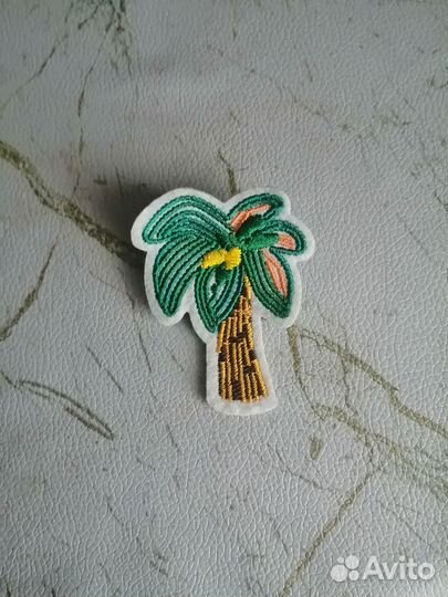 Значки/броши