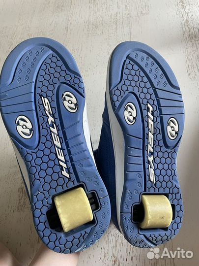 Кроссовки на роликах heelys