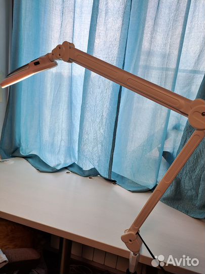 Косметологическая лампа лупа