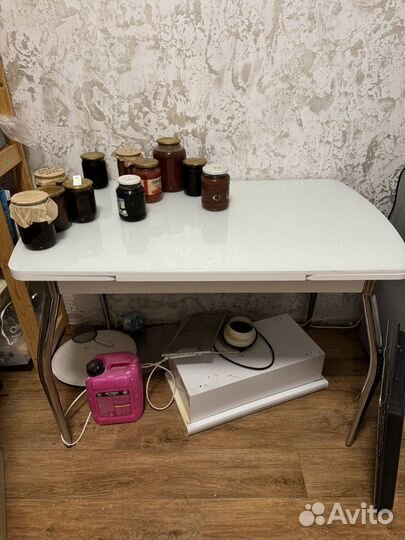 Кухонный стол стеклянный раздвижной