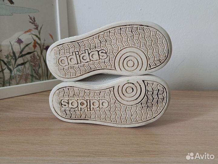 Кроссовки adidas