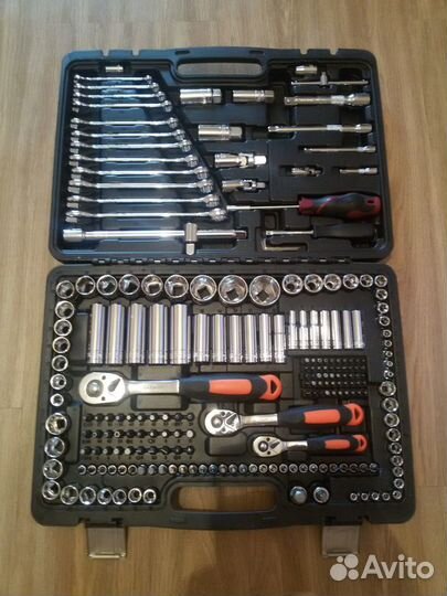 Набор автомобильных инструментов на 218 предметов