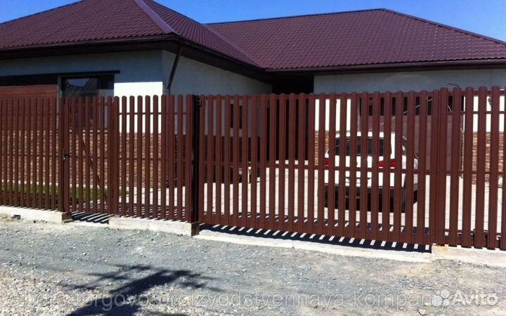 Забор из евроштакетника за 1 день быстро