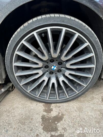 Pirelli P Zero 245/35 R21 и 275/30 R21