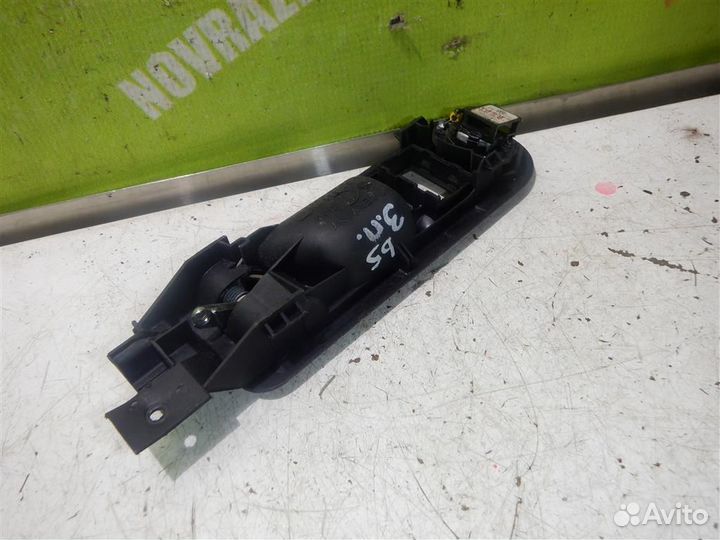 Ручка двери задней внутренняя правая Фольксваген