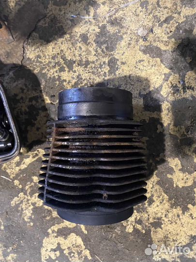 Цилиндр с двигателя луаз 967М