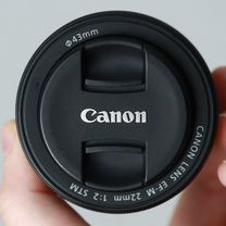 Canon EF-M 22 mm f/2 STM