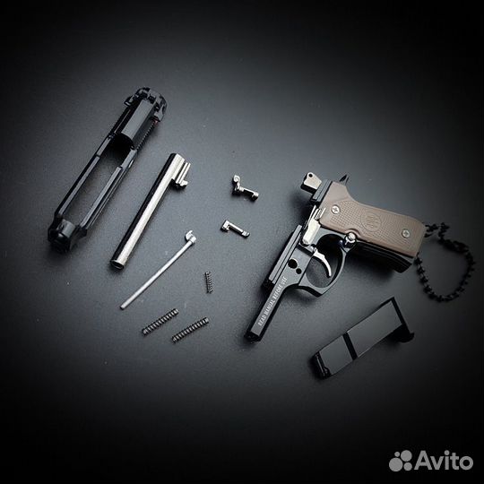 Модель Beretta 92 масштаб 1:3