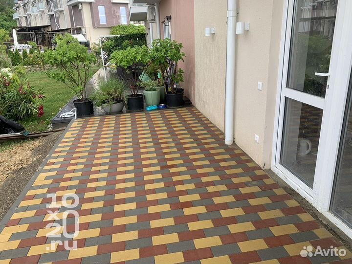 Тротуарная плитка, бордюры, газонная решетка