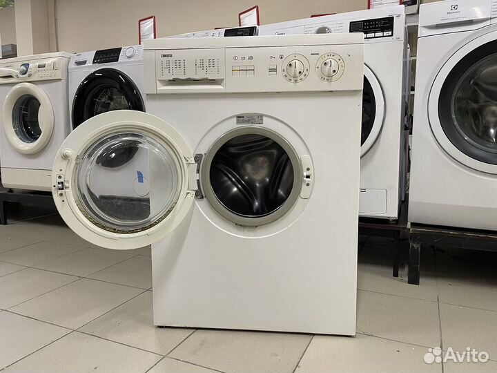 Стиральная машина Zanussi / Узкая 32 см / Гарантия