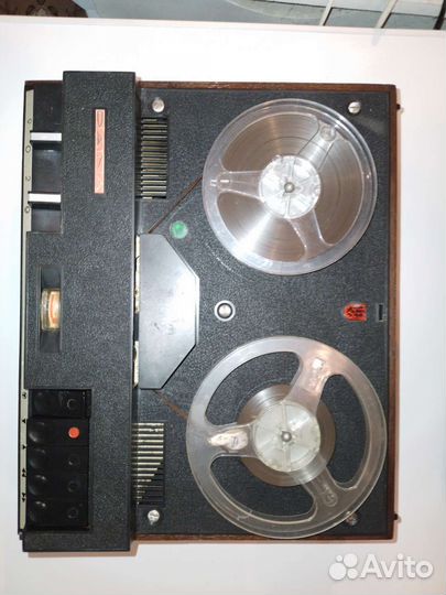 Катушечный магнитофон дайна