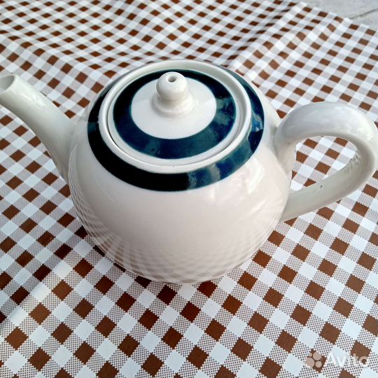 Посуда и Чайники фарфоровые СССР Рига