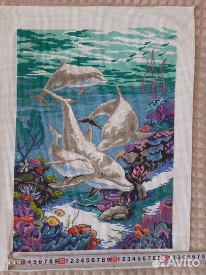 Готовая картина крестом Дельфины