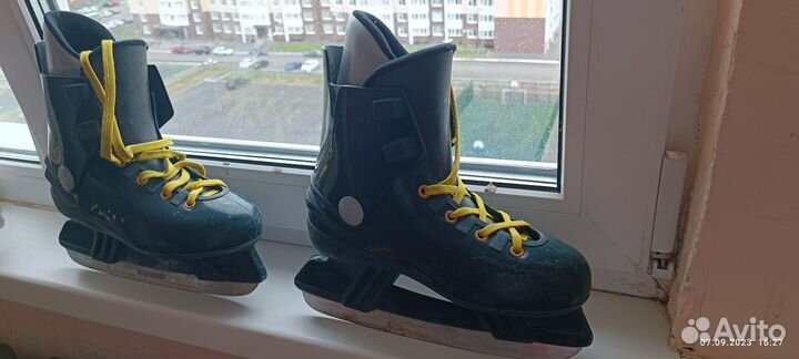 Коньки хоккейные 35 размер