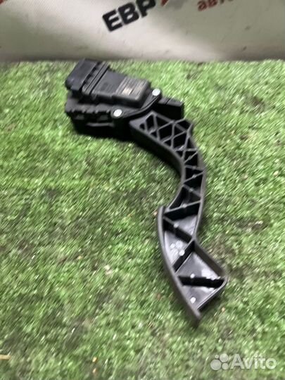 Педаль газа Ford Focus 2 седан 1.6 shda 2010