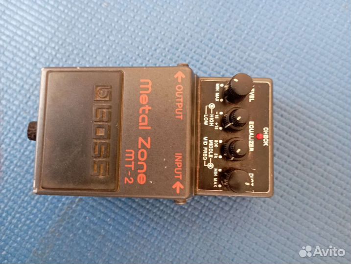 Boss metal zone MT 2