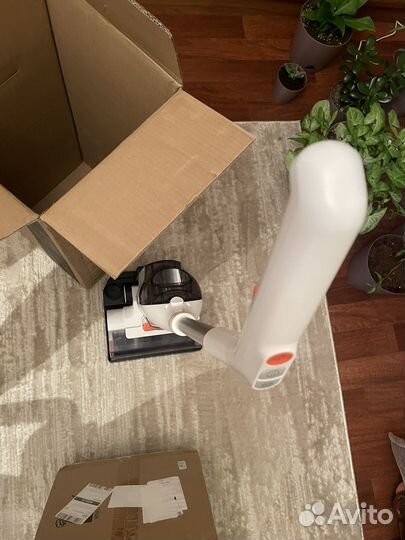 Пылесос вертикальный беспроводной ilife W90