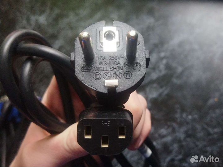 Кабель для компьютера