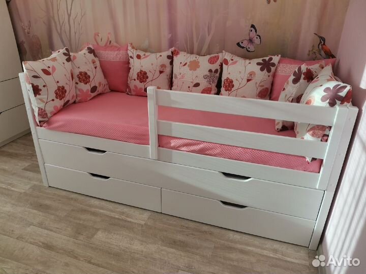 Детская кроватка из массива берёзы с выкатным