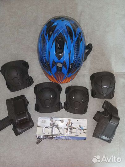 Шлем, и защита на колени и локти