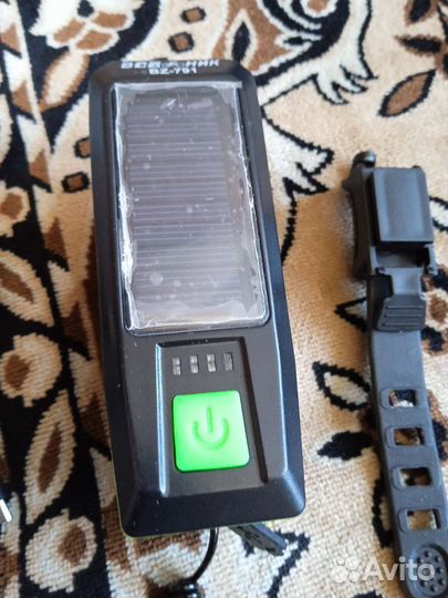 Фонарь для велосипеда на солнечной батареи новый