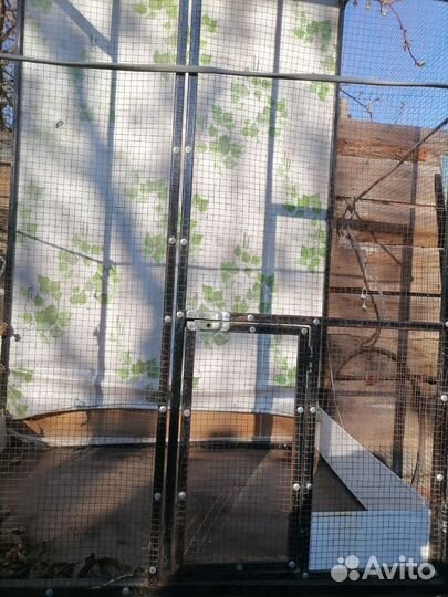 Большая клетка для птиц
