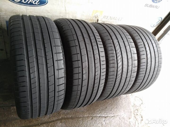 Pirelli P Zero PZ4 285/40 R21 и 315/35 R21 109Y
