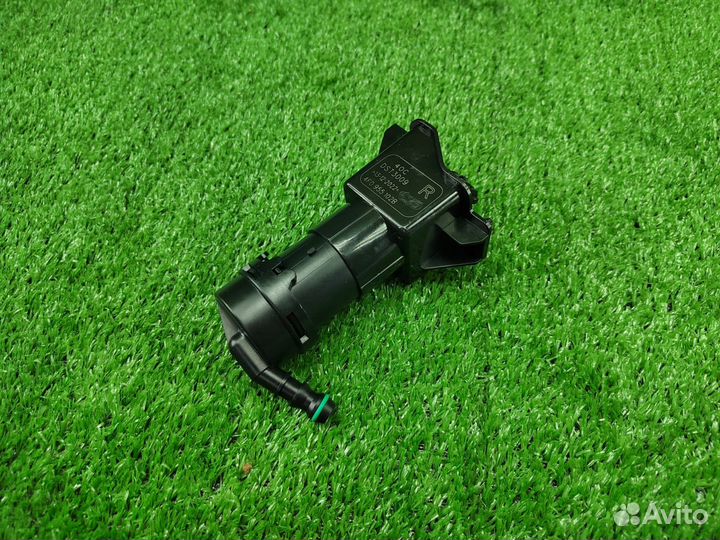 Форсунка омывателя фары правая Audi A6 C6 4F рест