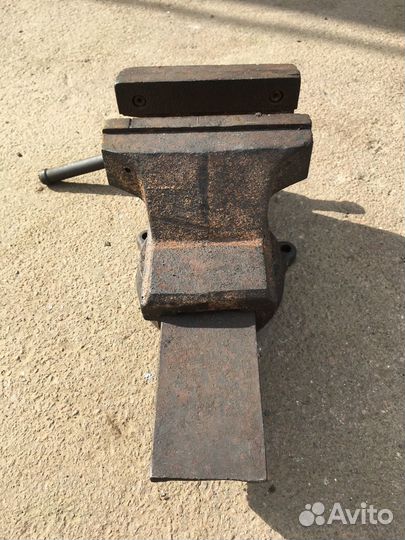 Тиски слесарные