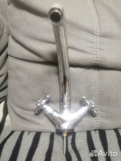 Смеситель для кухни бу фирмы iddis