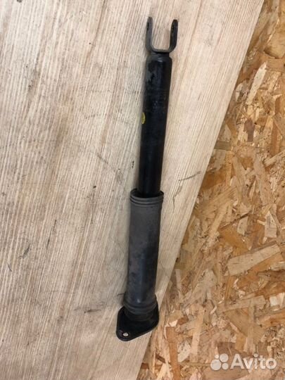 Стойка подвески задняя левая Ssangyong Actyon