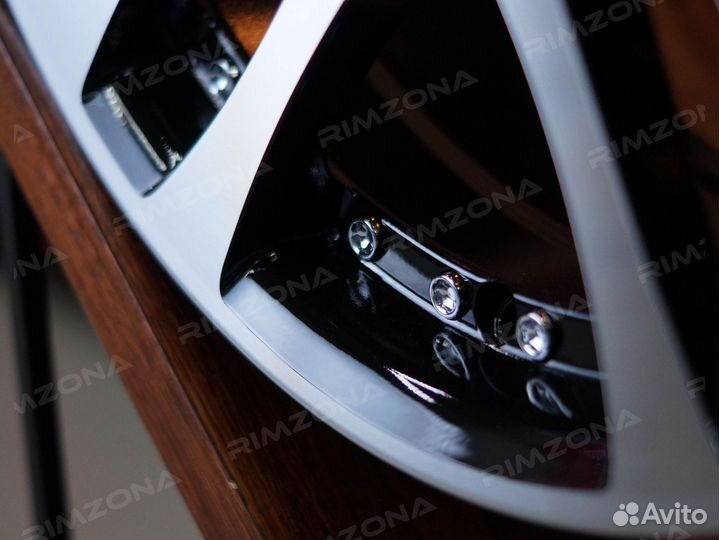 Литые диски Рельсы R17 для Solaris, Rio, LADA