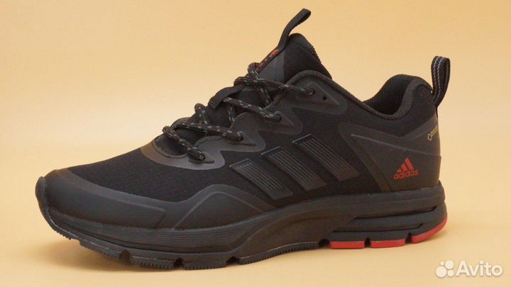 Кроссовки Adidas goretex