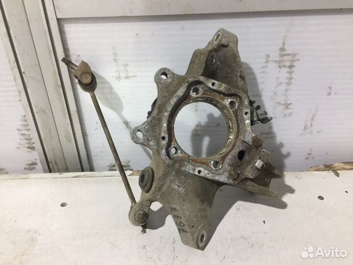 Цапфа задняя левая Mercedes-Benz S-Class W221 M273