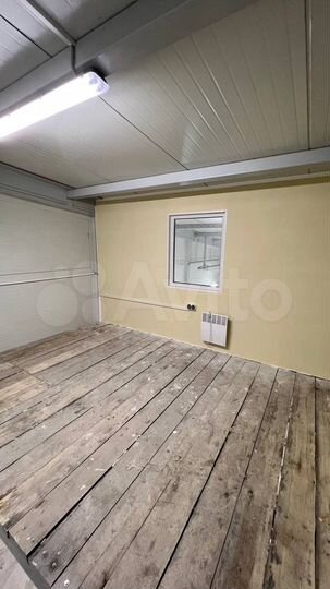 Гараж, > 30 м²