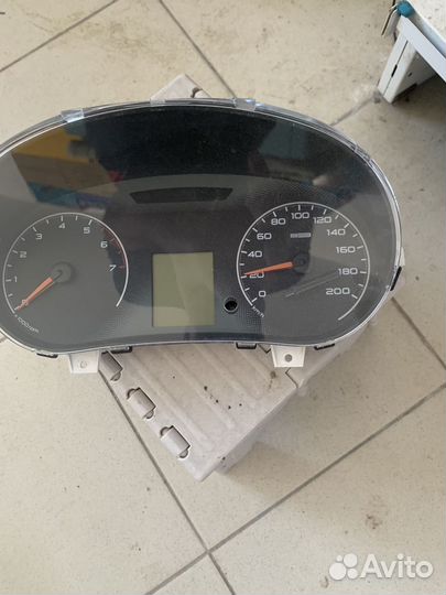 Шиток приборов на гранта